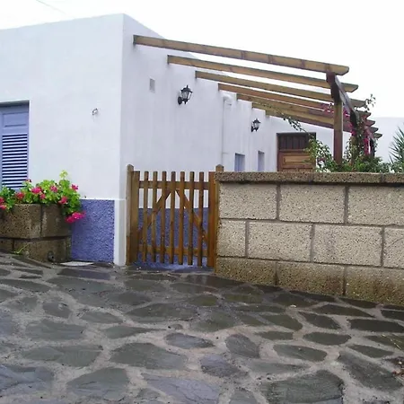 Prázdninový dům Casa Rural Con Terraza Compartida, Jacuzzi, Wifi, Piscina En Fasnia