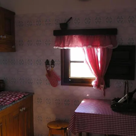 Prázdninový dům Casa Rural Con Terraza Compartida, Jacuzzi, Wifi, Piscina En