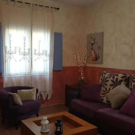 Casa Rural Con Terraza Compartida, Jacuzzi, Wifi, Piscina En *
