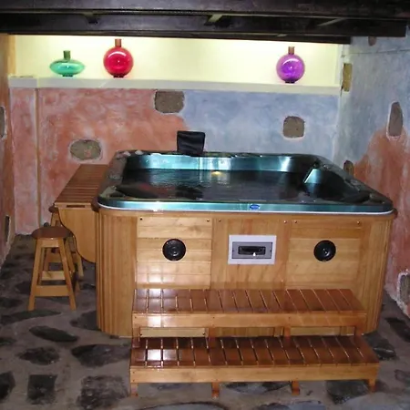Casa Rural Con Terraza Compartida, Jacuzzi, Wifi, Piscina En